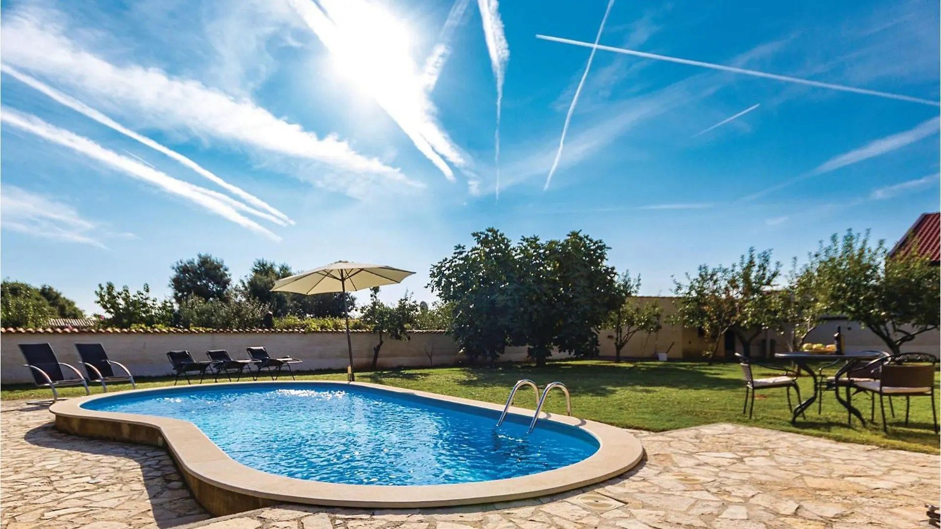 3 Bedroom Cozy Home In Liznjan Croatia