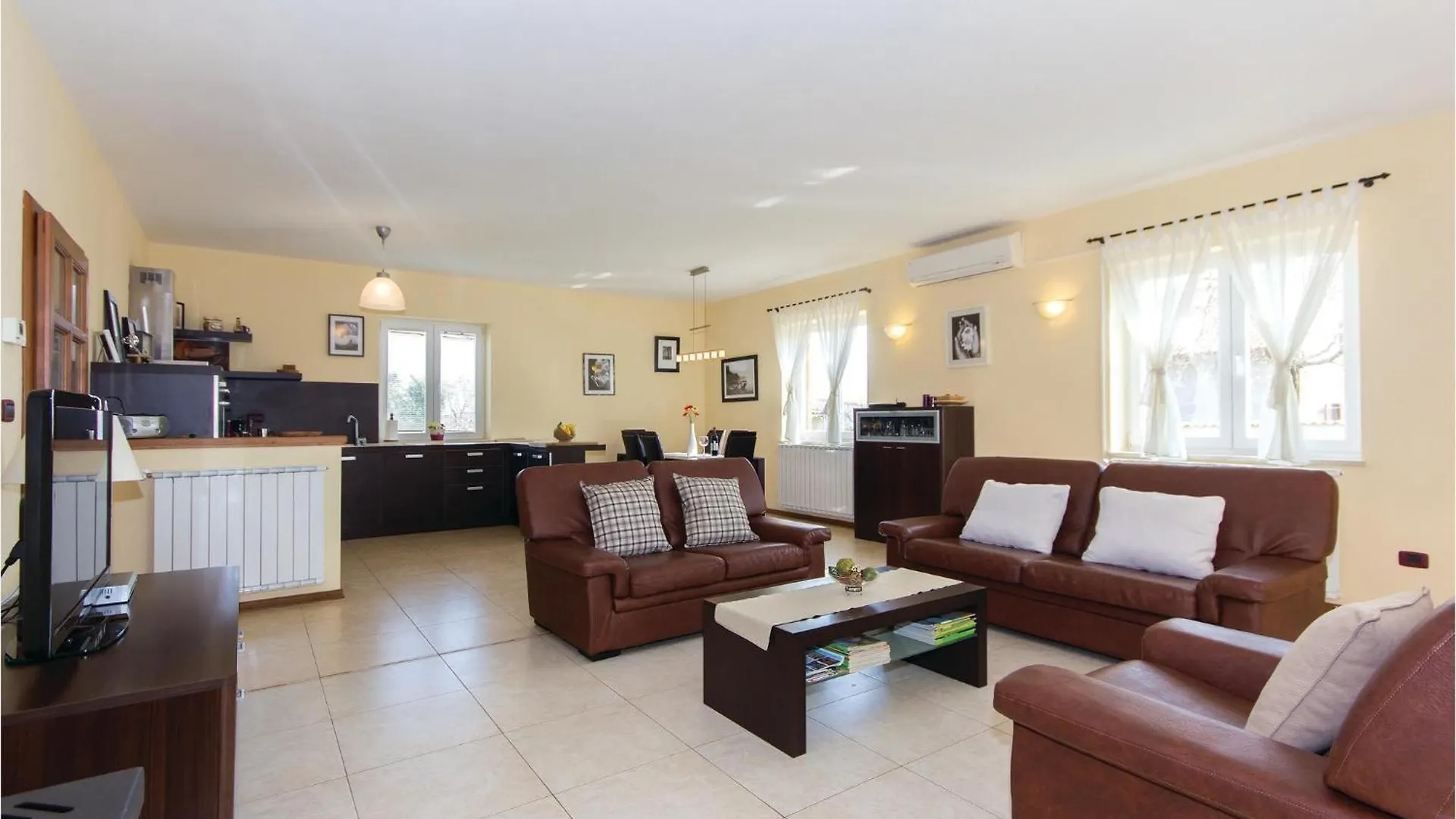 3 Bedroom Cozy Home In Liznjan